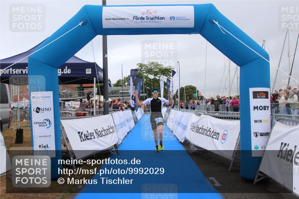 16.08.2026 - KN Förde Triathlon 2026 Markus Tischler http://msf.ph/oto/9992029 16.08.2026 10:24:53 Ziel 127, 127 meine-sportfotos.de