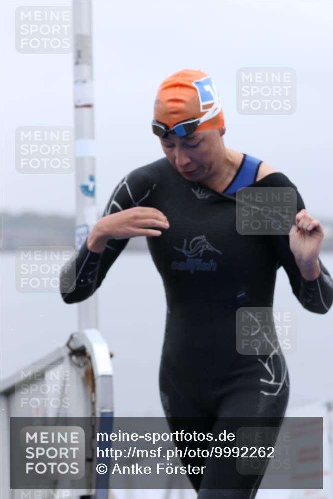 16.08.2026 - KN Förde Triathlon 2026 Antke Förster http://msf.ph/oto/9992262 16.08.2026 09:08:08 Schwimmen 537, 102, 104, 105 meine-sportfotos.de