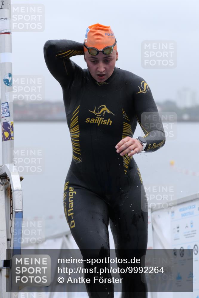 16.08.2026 - KN Förde Triathlon 2026 Antke Förster http://msf.ph/oto/9992264 16.08.2026 09:08:15 Schwimmen 105, 537, 102, 104 meine-sportfotos.de