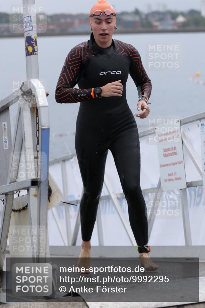 16.08.2026 - KN Förde Triathlon 2026 Antke Förster http://msf.ph/oto/9992295 16.08.2026 09:10:33 Schwimmen 107, 121, 107, 110, 115 meine-sportfotos.de