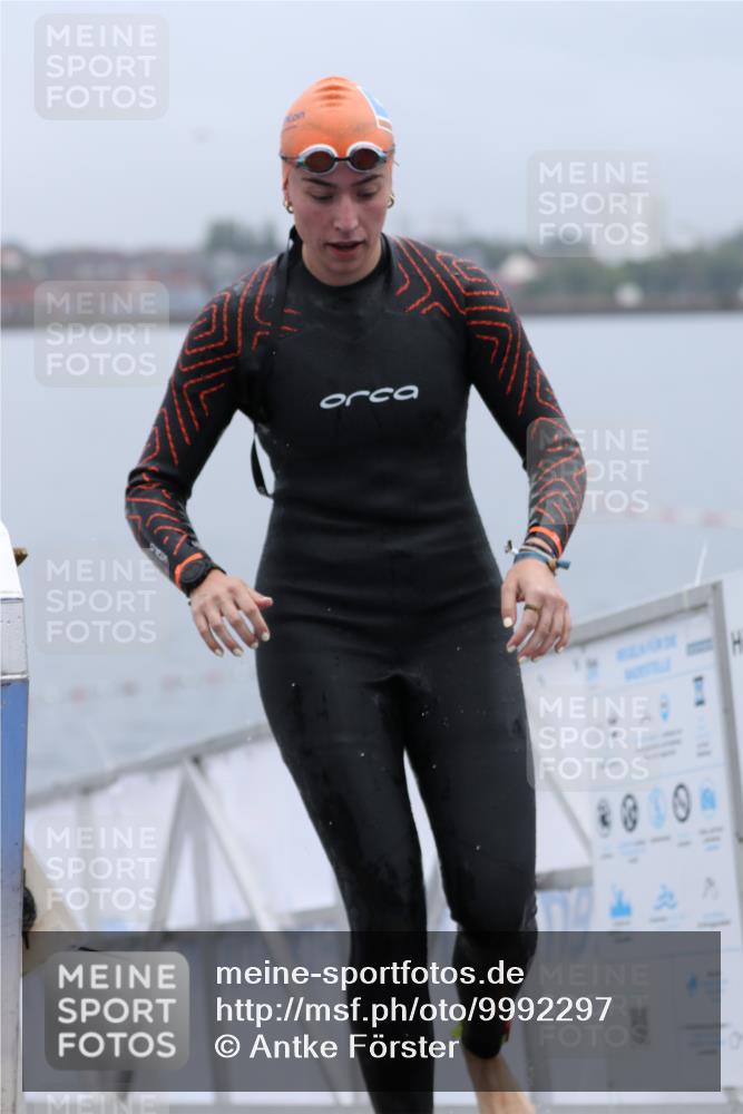 16.08.2026 - KN Förde Triathlon 2026 Antke Förster http://msf.ph/oto/9992297 16.08.2026 09:10:33 Schwimmen 107, 121, 107, 110, 115 meine-sportfotos.de