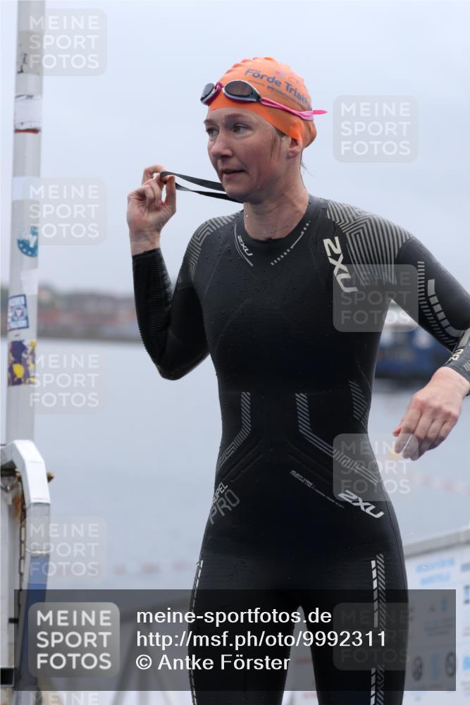 16.08.2026 - KN Förde Triathlon 2026 Antke Förster http://msf.ph/oto/9992311 16.08.2026 09:10:51 Schwimmen 107, 110, 115, 121, 1, 112, 113, 115, 118, 119 meine-sportfotos.de