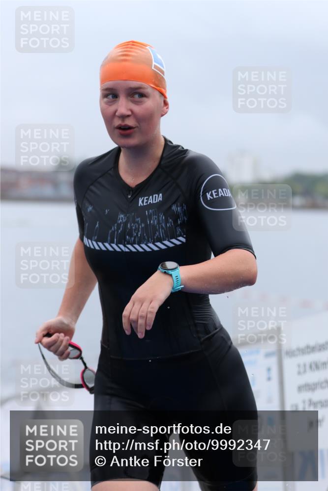 16.08.2026 - KN Förde Triathlon 2026 Antke Förster http://msf.ph/oto/9992347 16.08.2026 09:11:27 Schwimmen 1, 112, 113, 117, 118, 122, 140, 117, 133, 142 meine-sportfotos.de