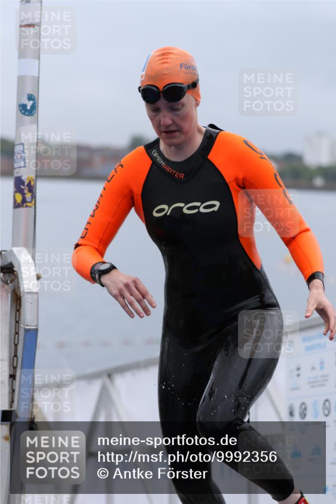 16.08.2026 - KN Förde Triathlon 2026 Antke Förster http://msf.ph/oto/9992356 16.08.2026 09:11:40 Schwimmen 117, 118, 122, 133, 140, 142 meine-sportfotos.de