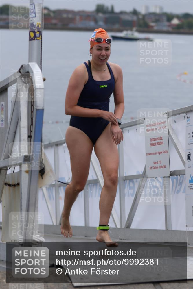 16.08.2026 - KN Förde Triathlon 2026 Antke Förster http://msf.ph/oto/9992381 16.08.2026 09:12:49 Schwimmen 130, 129, 143, 160 meine-sportfotos.de