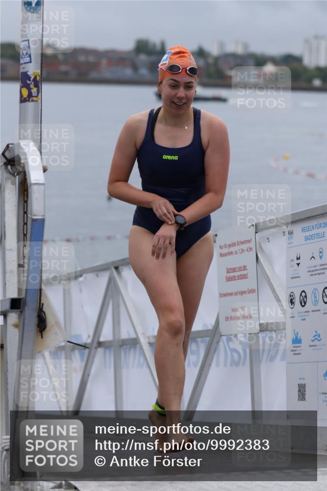 16.08.2026 - KN Förde Triathlon 2026 Antke Förster http://msf.ph/oto/9992383 16.08.2026 09:12:49 Schwimmen 130, 129, 143, 160 meine-sportfotos.de