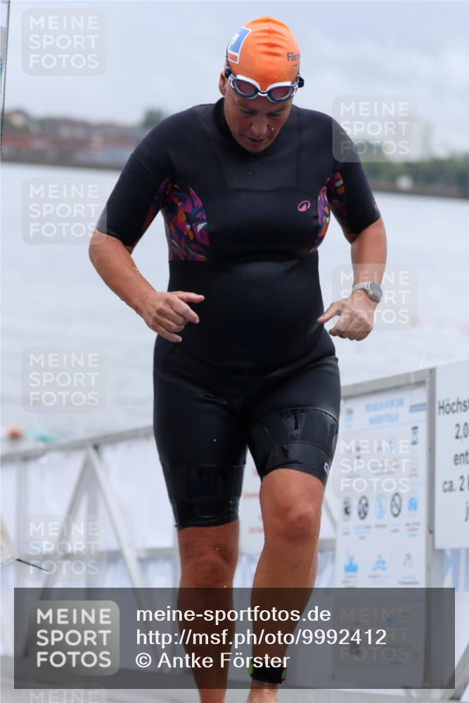 16.08.2026 - KN Förde Triathlon 2026 Antke Förster http://msf.ph/oto/9992412 16.08.2026 09:13:36 Schwimmen 108, 124, 131, 120, 123, 148, 185 meine-sportfotos.de