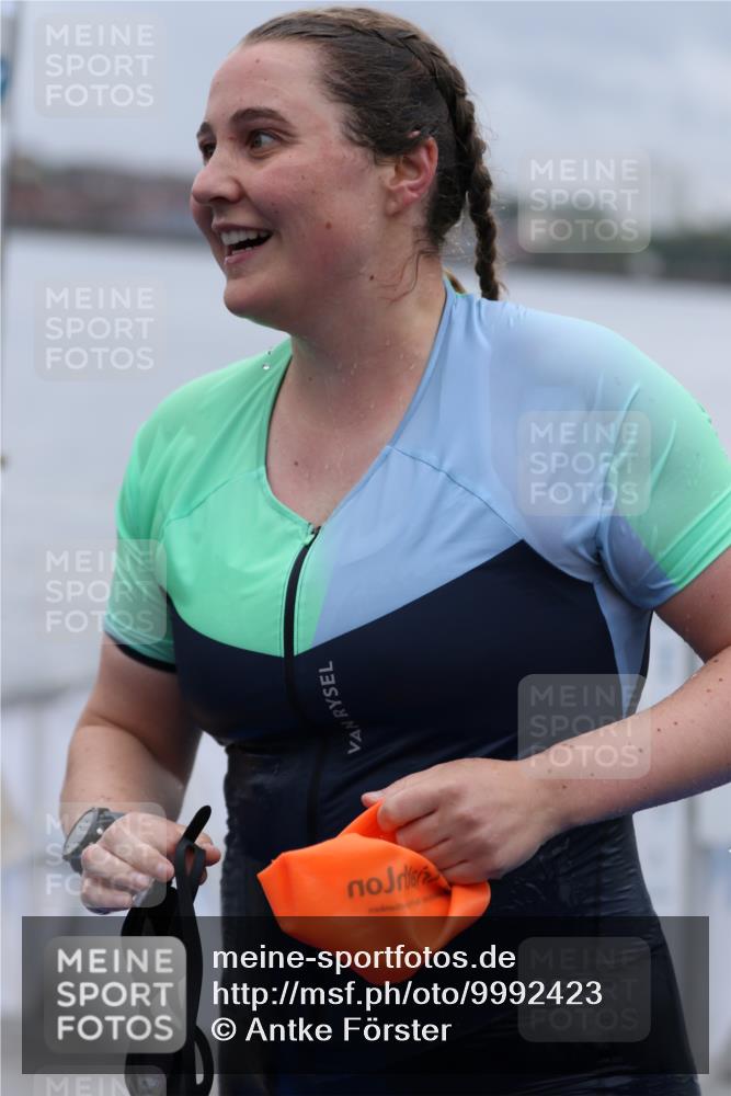 16.08.2026 - KN Förde Triathlon 2026 Antke Förster http://msf.ph/oto/9992423 16.08.2026 09:13:45 Schwimmen 108, 123, 124, 131, 148, 120, 185 meine-sportfotos.de