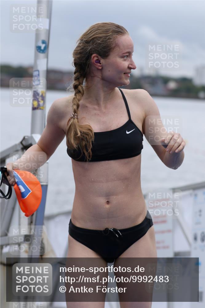 16.08.2026 - KN Förde Triathlon 2026 Antke Förster http://msf.ph/oto/9992483 16.08.2026 09:15:08 Schwimmen 145, 147, 153, 158, 159, 135, 150 meine-sportfotos.de