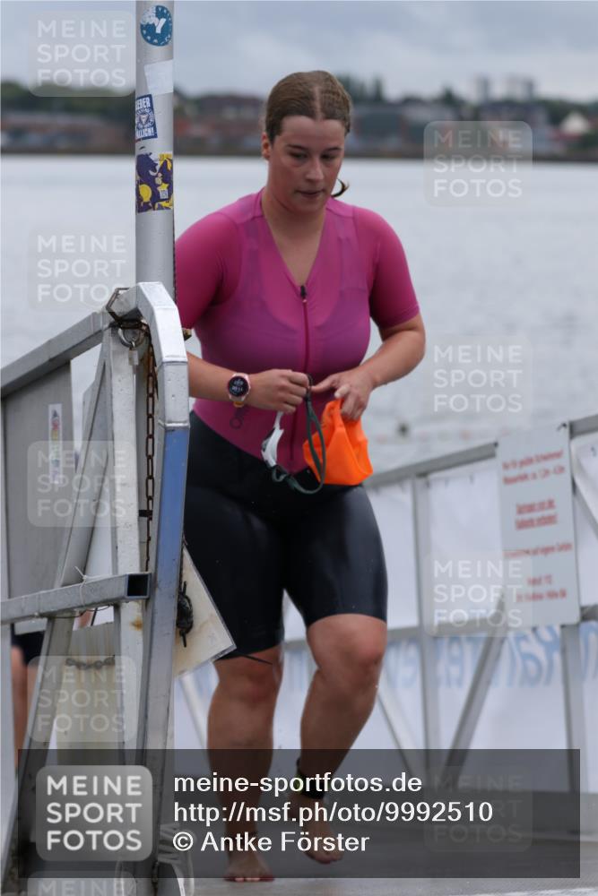 16.08.2026 - KN Förde Triathlon 2026 Antke Förster http://msf.ph/oto/9992510 16.08.2026 09:16:23 Schwimmen 168, 183, 152, 161, 165, 169, 175, 193 meine-sportfotos.de