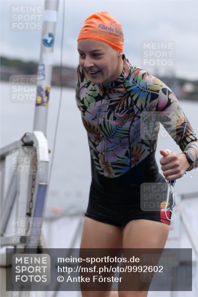 16.08.2026 - KN Förde Triathlon 2026 Antke Förster http://msf.ph/oto/9992602 16.08.2026 09:18:03 Schwimmen 126, 156, 171, 172, 174, 190, 191, 197, 163, 176, 178, 189, 192, 203 meine-sportfotos.de