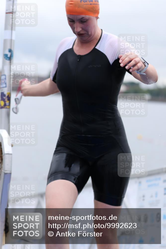 16.08.2026 - KN Förde Triathlon 2026 Antke Förster http://msf.ph/oto/9992623 16.08.2026 09:18:29 Schwimmen 163, 176, 178, 189, 192, 203, 164, 200, 206 meine-sportfotos.de