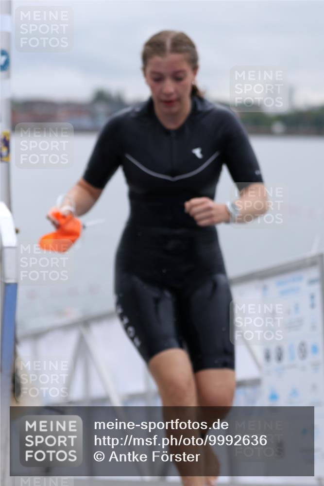 16.08.2026 - KN Förde Triathlon 2026 Antke Förster http://msf.ph/oto/9992636 16.08.2026 09:18:52 Schwimmen 164, 178, 200, 206, 164, 184, 194, 195, 198, 205, 212, 225 meine-sportfotos.de