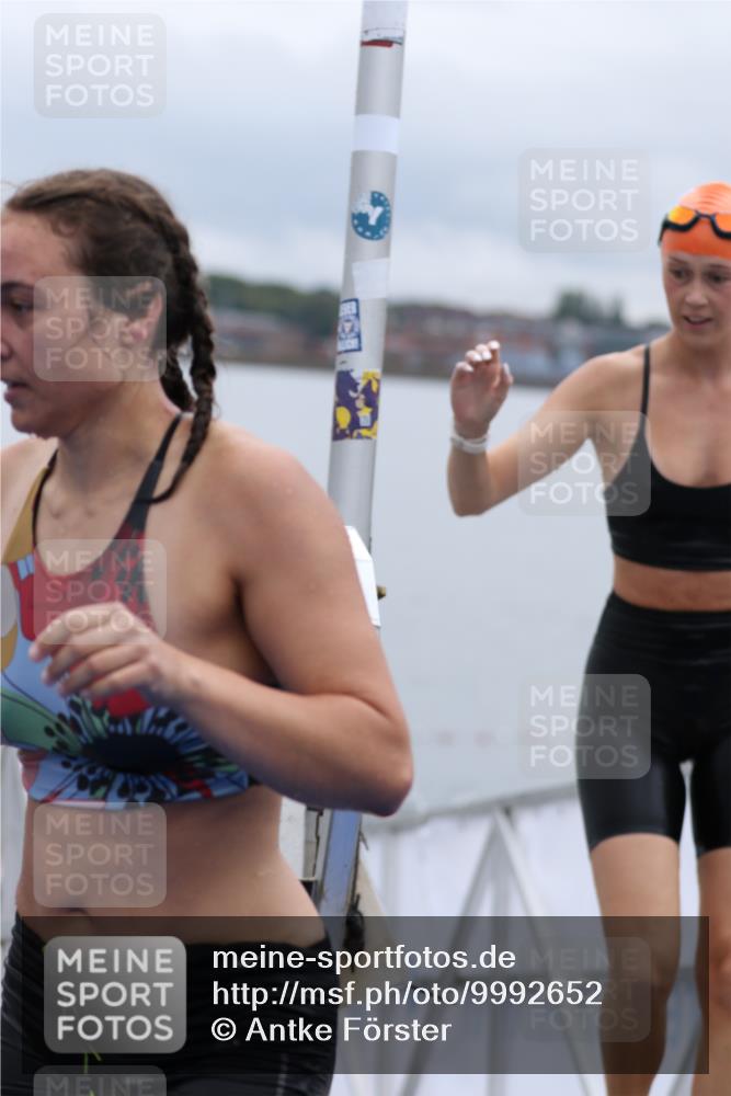 16.08.2026 - KN Förde Triathlon 2026 Antke Förster http://msf.ph/oto/9992652 16.08.2026 09:19:01 Schwimmen 164, 194, 198, 200, 205, 206, 212, 184, 194, 195, 204, 211, 225 meine-sportfotos.de