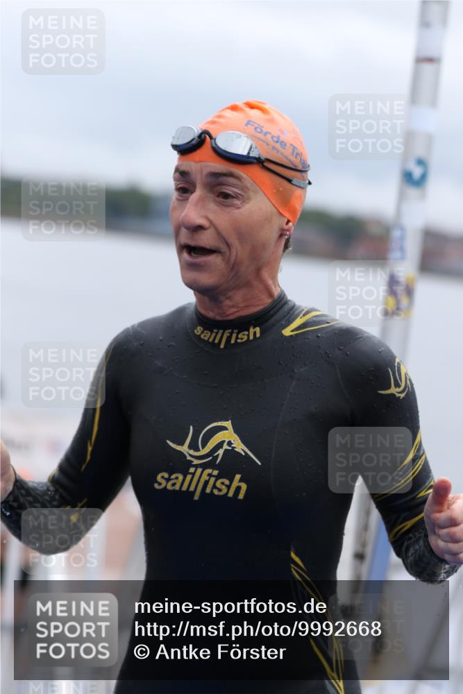 16.08.2026 - KN Förde Triathlon 2026 Antke Förster http://msf.ph/oto/9992668 16.08.2026 09:19:10 Schwimmen 164, 194, 195, 198, 205, 212, 225, 181, 184, 204, 211 meine-sportfotos.de