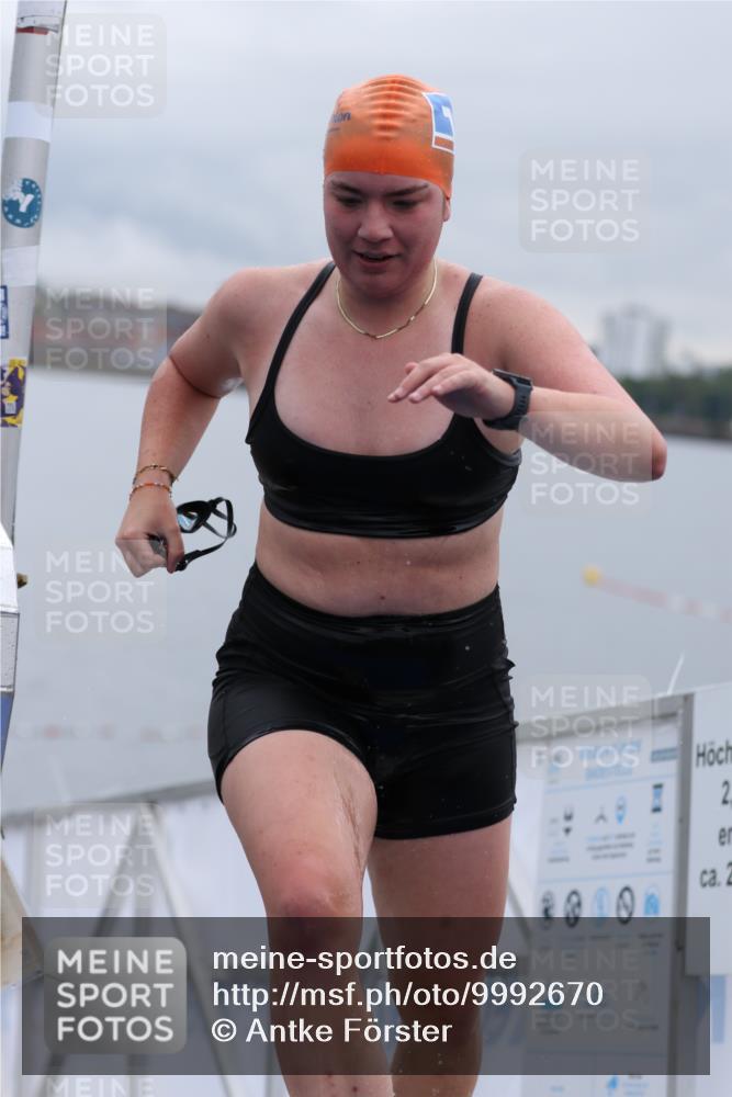 16.08.2026 - KN Förde Triathlon 2026 Antke Förster http://msf.ph/oto/9992670 16.08.2026 09:19:15 Schwimmen 164, 194, 195, 198, 205, 212, 225, 181, 184, 201, 204, 211 meine-sportfotos.de