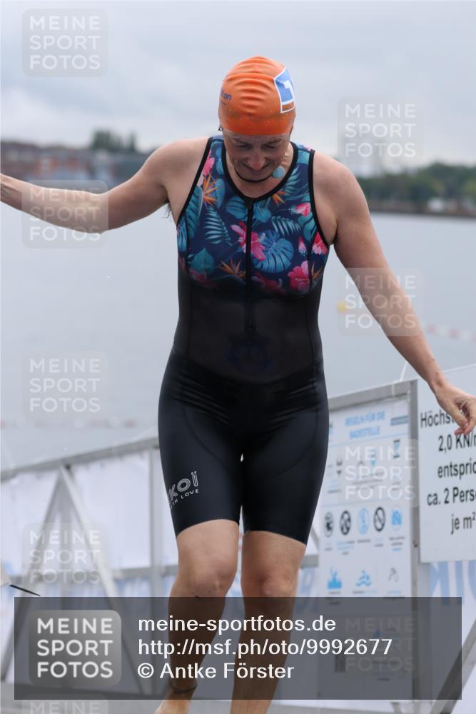 16.08.2026 - KN Förde Triathlon 2026 Antke Förster http://msf.ph/oto/9992677 16.08.2026 09:19:23 Schwimmen 184, 194, 195, 205, 211, 212, 225, 181, 201, 204 meine-sportfotos.de