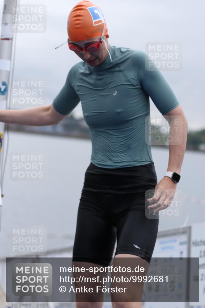 16.08.2026 - KN Förde Triathlon 2026 Antke Förster http://msf.ph/oto/9992681 16.08.2026 09:19:26 Schwimmen 184, 194, 195, 204, 211, 225, 181, 201 meine-sportfotos.de