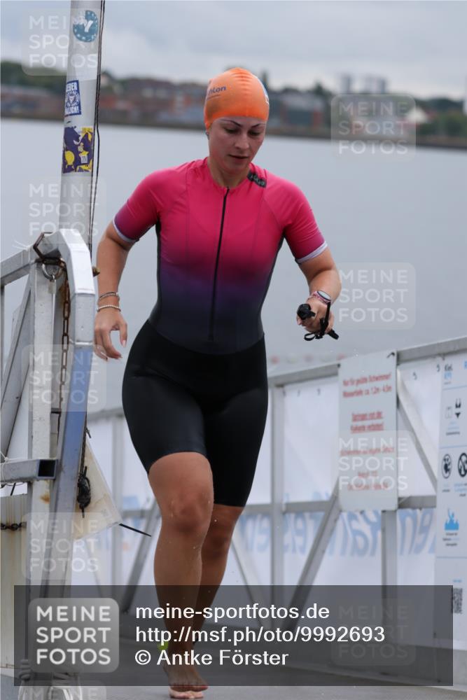 16.08.2026 - KN Förde Triathlon 2026 Antke Förster http://msf.ph/oto/9992693 16.08.2026 09:20:23 Schwimmen 199, 114, 179, 199 meine-sportfotos.de