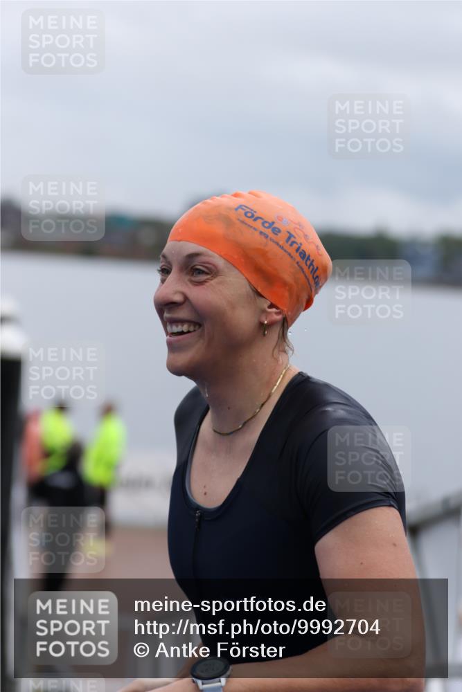 16.08.2026 - KN Förde Triathlon 2026 Antke Förster http://msf.ph/oto/9992704 16.08.2026 09:20:28 Schwimmen 114, 199, 114, 179 meine-sportfotos.de