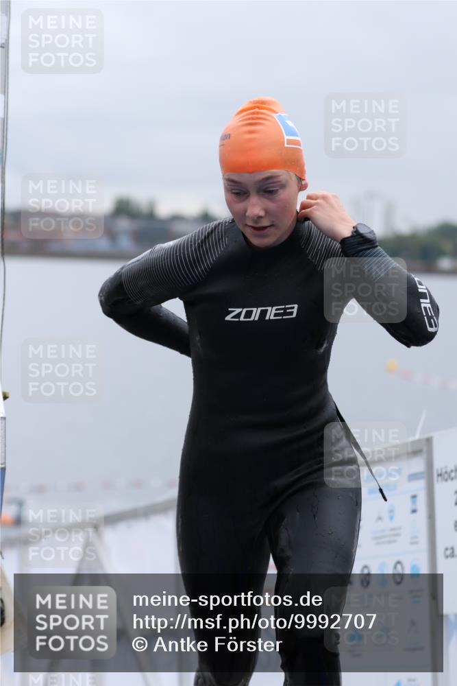 16.08.2026 - KN Förde Triathlon 2026 Antke Förster http://msf.ph/oto/9992707 16.08.2026 09:20:47 Schwimmen 114, 179, 199, 137, 167, 179, 214, 230, 239 meine-sportfotos.de