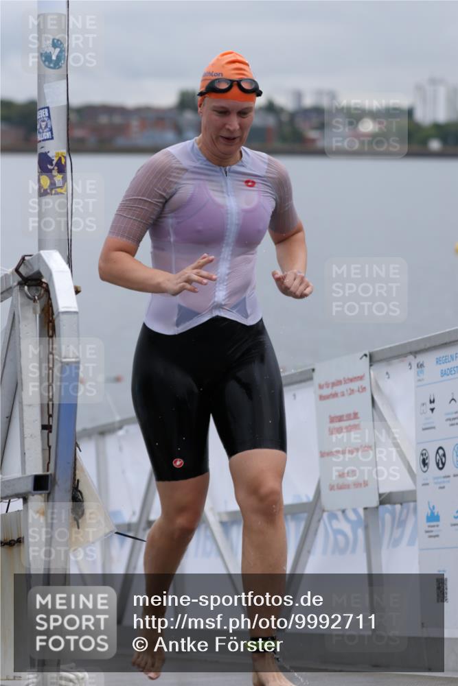 16.08.2026 - KN Förde Triathlon 2026 Antke Förster http://msf.ph/oto/9992711 16.08.2026 09:20:56 Schwimmen 179, 137, 167, 214, 230, 239 meine-sportfotos.de