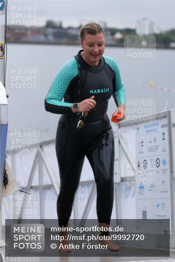 16.08.2026 - KN Förde Triathlon 2026 Antke Förster http://msf.ph/oto/9992720 16.08.2026 09:21:02 Schwimmen 137, 179, 239, 137, 167, 214, 230, 248 meine-sportfotos.de