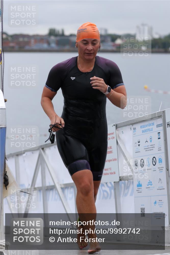 16.08.2026 - KN Förde Triathlon 2026 Antke Förster http://msf.ph/oto/9992742 16.08.2026 09:21:23 Schwimmen 137, 167, 214, 230, 248, 202, 213, 235 meine-sportfotos.de