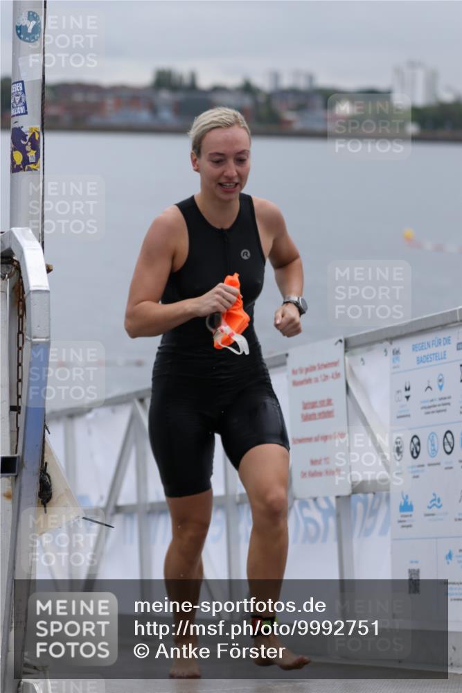 16.08.2026 - KN Förde Triathlon 2026 Antke Förster http://msf.ph/oto/9992751 16.08.2026 09:21:38 Schwimmen 213, 235, 248, 188, 202, 215, 229, 235, 242 meine-sportfotos.de
