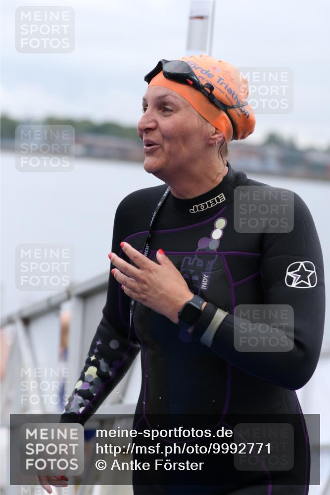 16.08.2026 - KN Förde Triathlon 2026 Antke Förster http://msf.ph/oto/9992771 16.08.2026 09:21:57 Schwimmen 188, 202, 213, 235, 215, 216, 217, 229, 232, 242 meine-sportfotos.de
