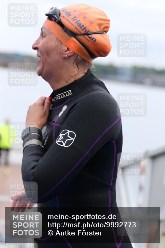 16.08.2026 - KN Förde Triathlon 2026 Antke Förster http://msf.ph/oto/9992773 16.08.2026 09:21:57 Schwimmen 188, 202, 213, 235, 215, 216, 217, 229, 232, 242 meine-sportfotos.de