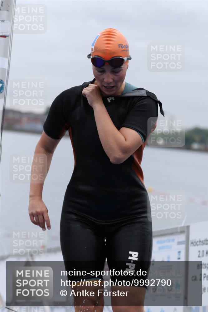 16.08.2026 - KN Förde Triathlon 2026 Antke Förster http://msf.ph/oto/9992790 16.08.2026 09:22:11 Schwimmen 188, 202, 215, 217, 229, 232, 242, 216, 219, 232, 241 meine-sportfotos.de