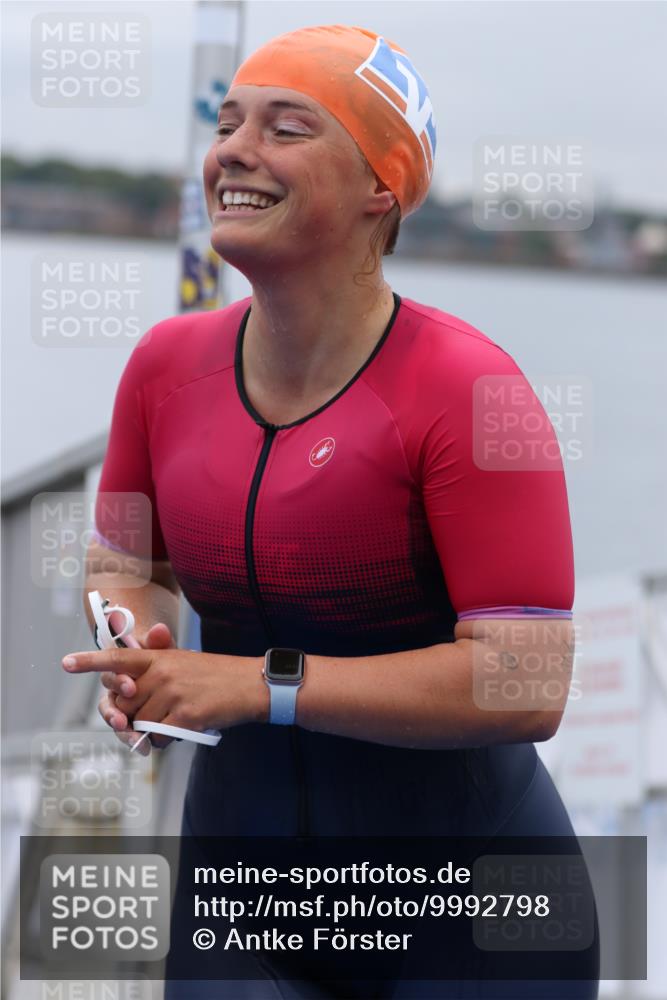 16.08.2026 - KN Förde Triathlon 2026 Antke Förster http://msf.ph/oto/9992798 16.08.2026 09:22:20 Schwimmen 215, 216, 217, 229, 232, 242, 182, 219, 241 meine-sportfotos.de