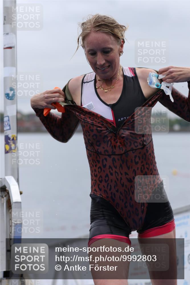 16.08.2026 - KN Förde Triathlon 2026 Antke Förster http://msf.ph/oto/9992803 16.08.2026 09:22:29 Schwimmen 216, 217, 232, 182, 219, 241 meine-sportfotos.de
