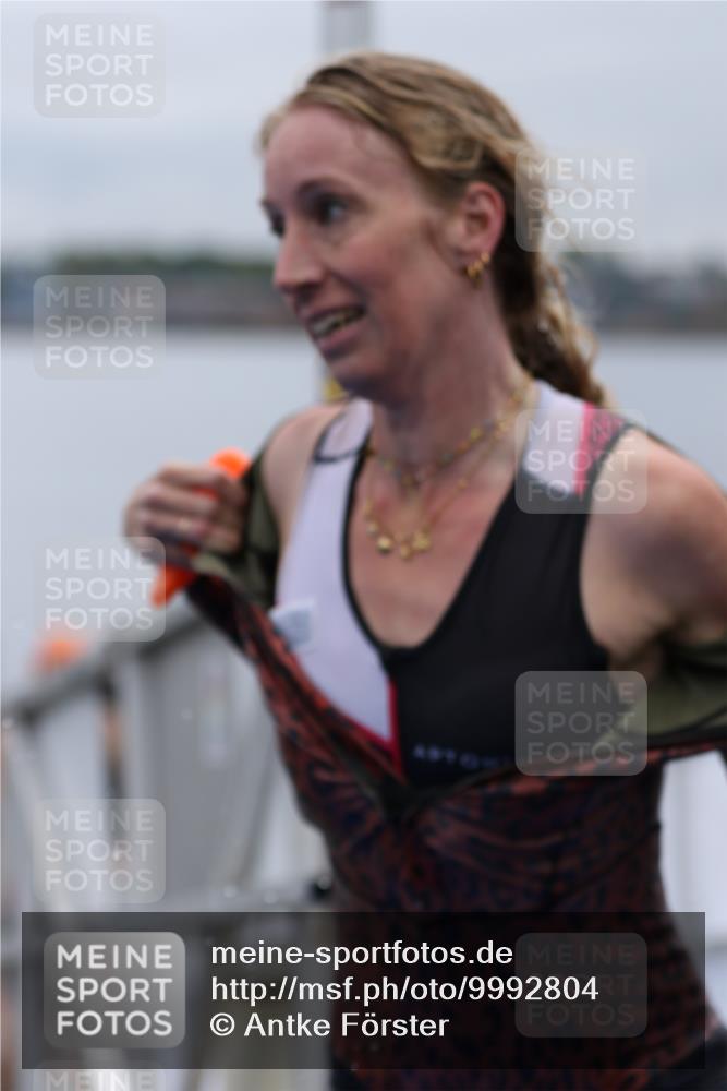 16.08.2026 - KN Förde Triathlon 2026 Antke Förster http://msf.ph/oto/9992804 16.08.2026 09:22:30 Schwimmen 216, 217, 232, 182, 219, 241 meine-sportfotos.de