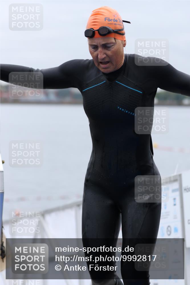 16.08.2026 - KN Förde Triathlon 2026 Antke Förster http://msf.ph/oto/9992817 16.08.2026 09:22:44 Schwimmen 182, 216, 219, 241, 223, 258 meine-sportfotos.de