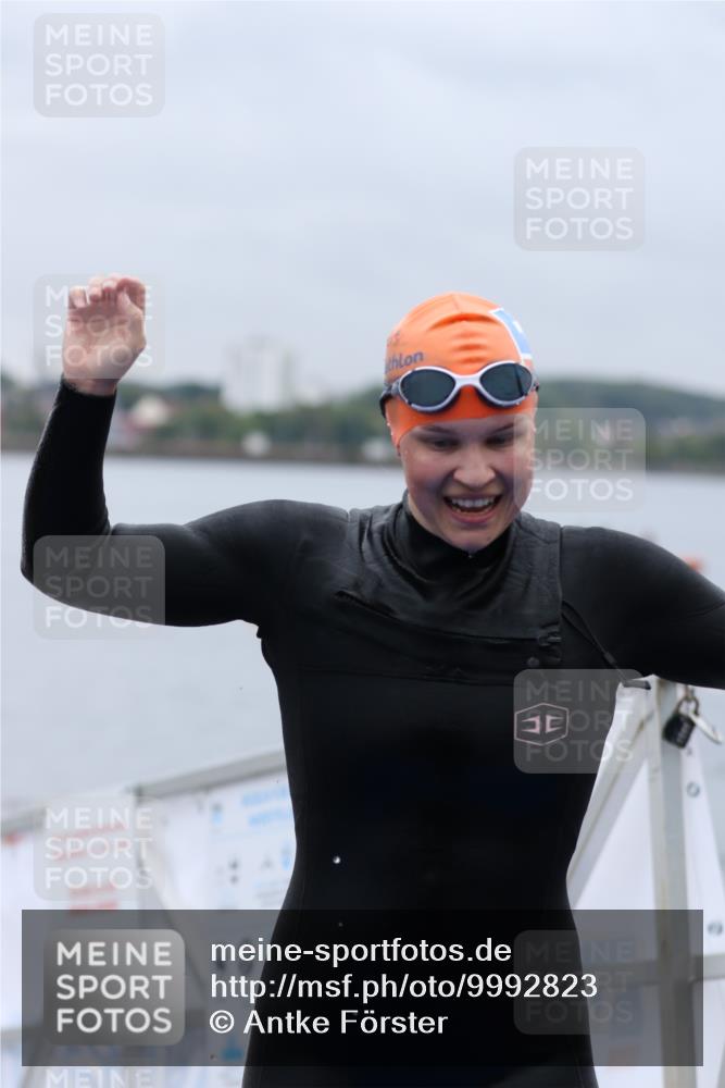16.08.2026 - KN Förde Triathlon 2026 Antke Förster http://msf.ph/oto/9992823 16.08.2026 09:23:04 Schwimmen 182, 258, 223, 236, 240, 258 meine-sportfotos.de