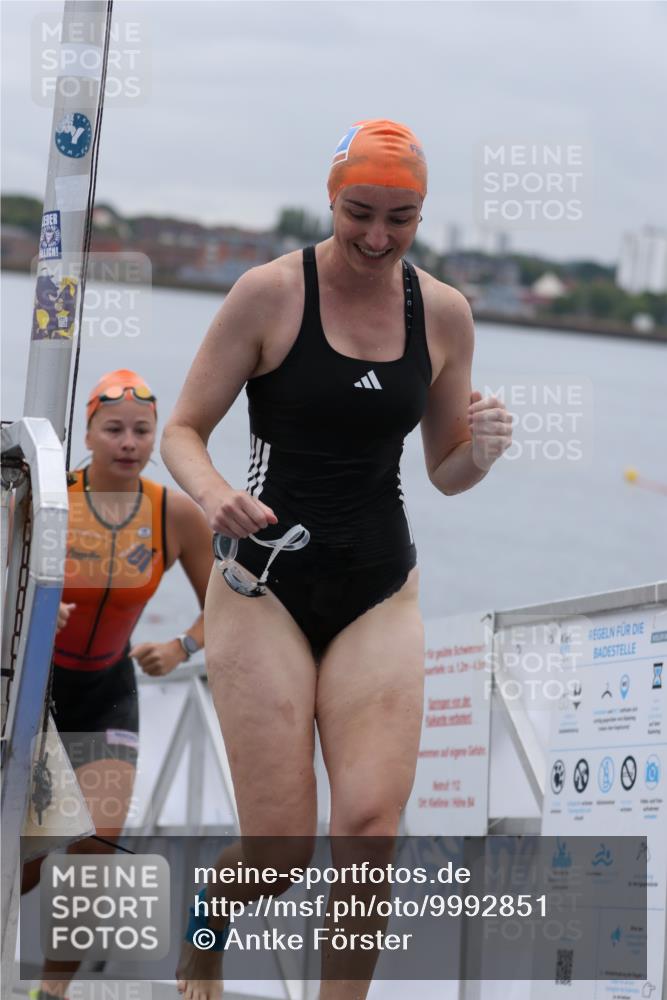 16.08.2026 - KN Förde Triathlon 2026 Antke Förster http://msf.ph/oto/9992851 16.08.2026 09:23:36 Schwimmen 226, 240, 252, 134, 222, 246, 252 meine-sportfotos.de