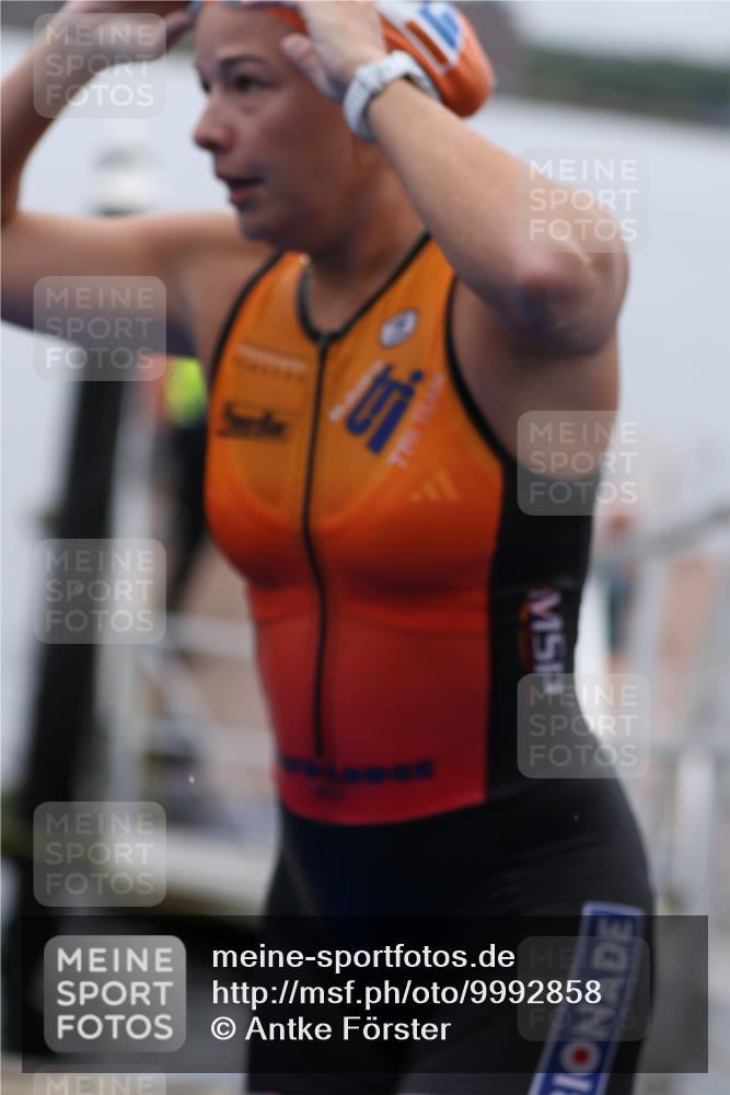 16.08.2026 - KN Förde Triathlon 2026 Antke Förster http://msf.ph/oto/9992858 16.08.2026 09:23:38 Schwimmen 222, 226, 240, 252, 134, 246 meine-sportfotos.de
