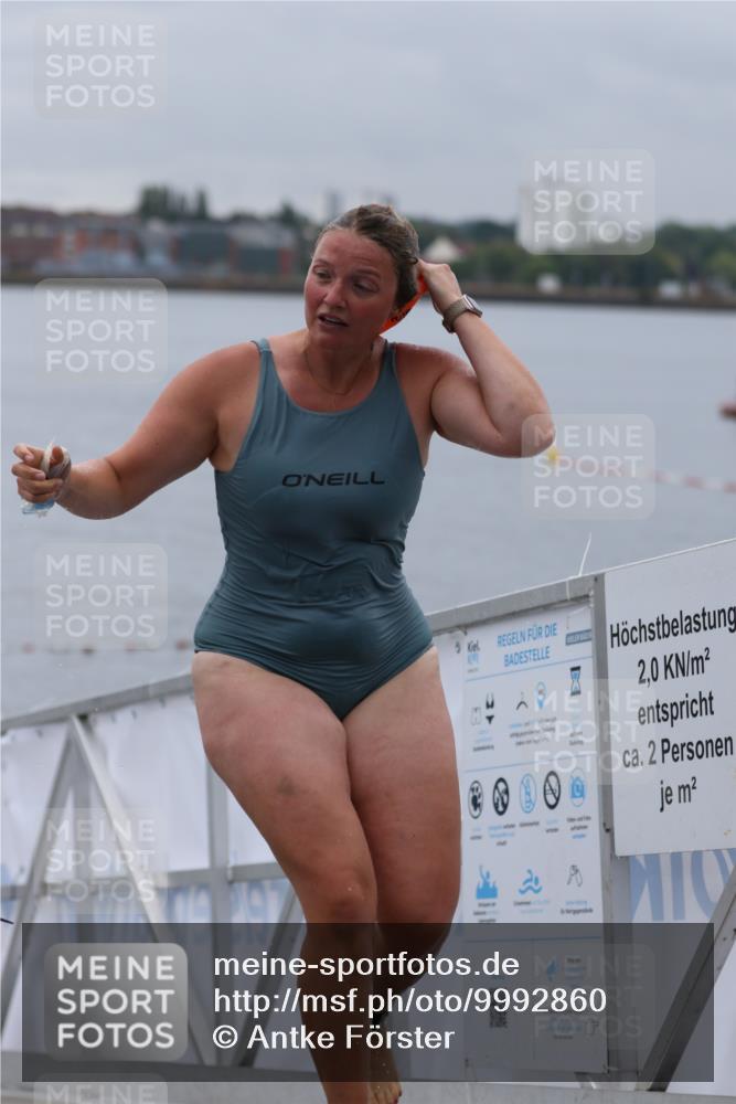 16.08.2026 - KN Förde Triathlon 2026 Antke Förster http://msf.ph/oto/9992860 16.08.2026 09:23:42 Schwimmen 222, 226, 252, 134, 246, 251 meine-sportfotos.de