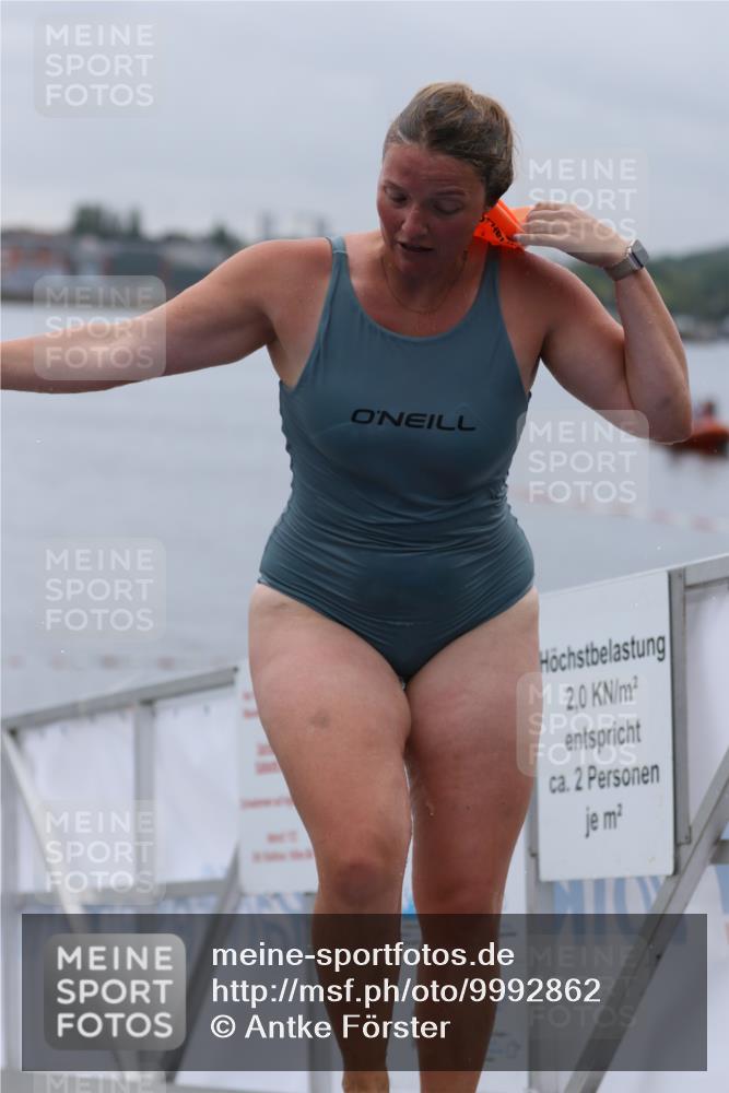 16.08.2026 - KN Förde Triathlon 2026 Antke Förster http://msf.ph/oto/9992862 16.08.2026 09:23:43 Schwimmen 222, 226, 252, 134, 246, 251 meine-sportfotos.de