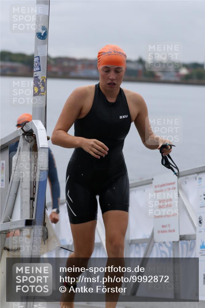 16.08.2026 - KN Förde Triathlon 2026 Antke Förster http://msf.ph/oto/9992872 16.08.2026 09:24:10 Schwimmen 244, 246, 251, 238 meine-sportfotos.de