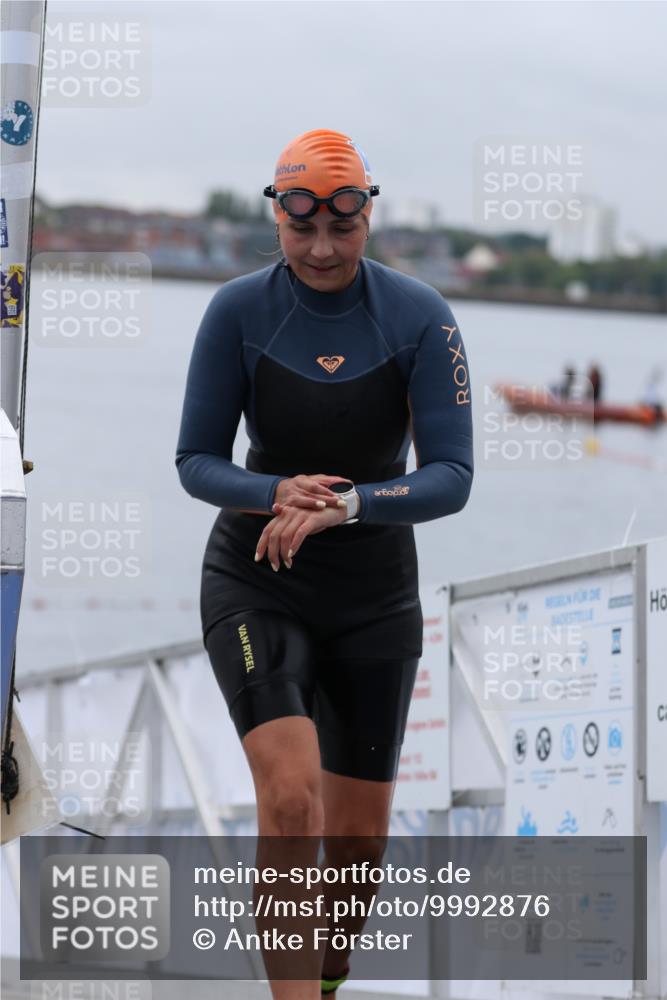 16.08.2026 - KN Förde Triathlon 2026 Antke Förster http://msf.ph/oto/9992876 16.08.2026 09:24:11 Schwimmen 244, 246, 251, 238 meine-sportfotos.de