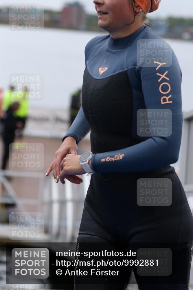 16.08.2026 - KN Förde Triathlon 2026 Antke Förster http://msf.ph/oto/9992881 16.08.2026 09:24:13 Schwimmen 244, 246, 251, 238 meine-sportfotos.de