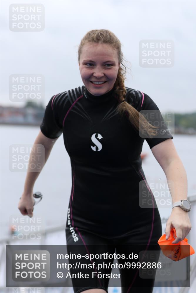 16.08.2026 - KN Förde Triathlon 2026 Antke Förster http://msf.ph/oto/9992886 16.08.2026 09:24:27 Schwimmen 238, 244, 251, 228 meine-sportfotos.de