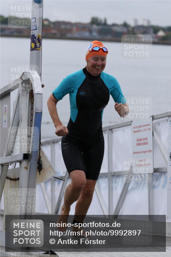 16.08.2026 - KN Förde Triathlon 2026 Antke Förster http://msf.ph/oto/9992897 16.08.2026 09:24:56 Schwimmen 227, 228, 243, 245, 254, 255, 805 meine-sportfotos.de