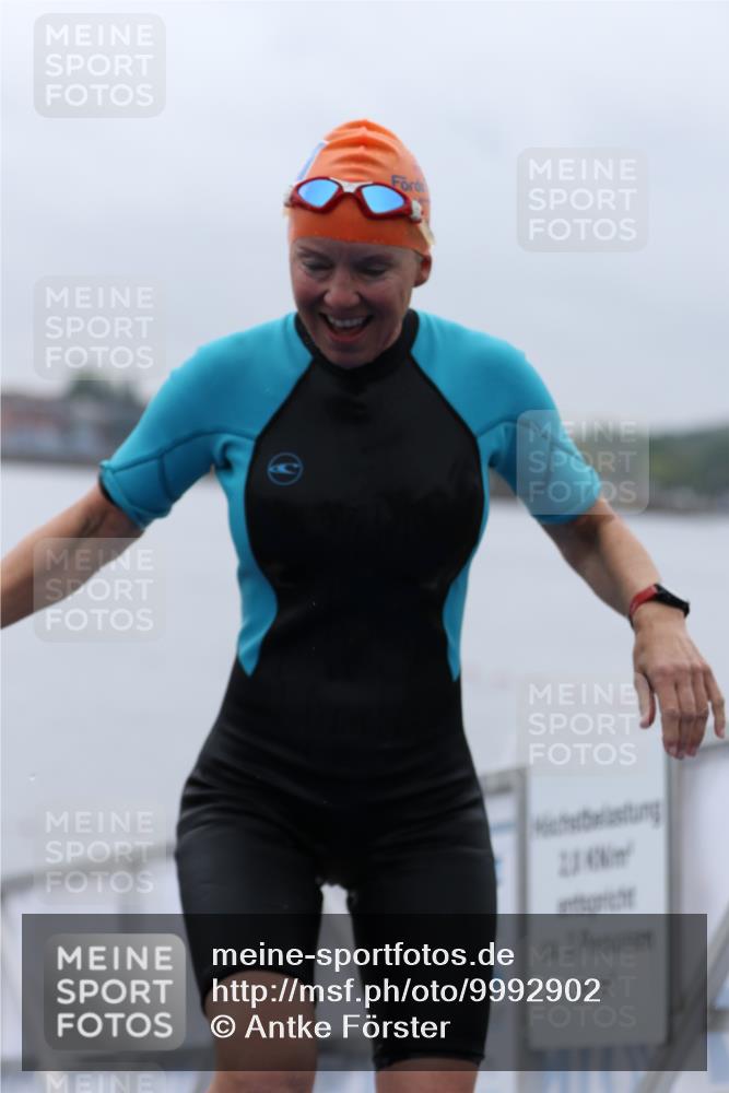 16.08.2026 - KN Förde Triathlon 2026 Antke Förster http://msf.ph/oto/9992902 16.08.2026 09:24:57 Schwimmen 227, 228, 224, 243, 245, 254, 255, 805 meine-sportfotos.de