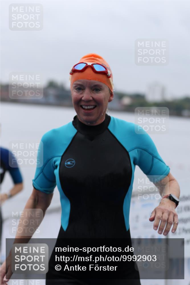 16.08.2026 - KN Förde Triathlon 2026 Antke Förster http://msf.ph/oto/9992903 16.08.2026 09:24:58 Schwimmen 227, 228, 805, 224, 243, 245, 254, 255, 805 meine-sportfotos.de