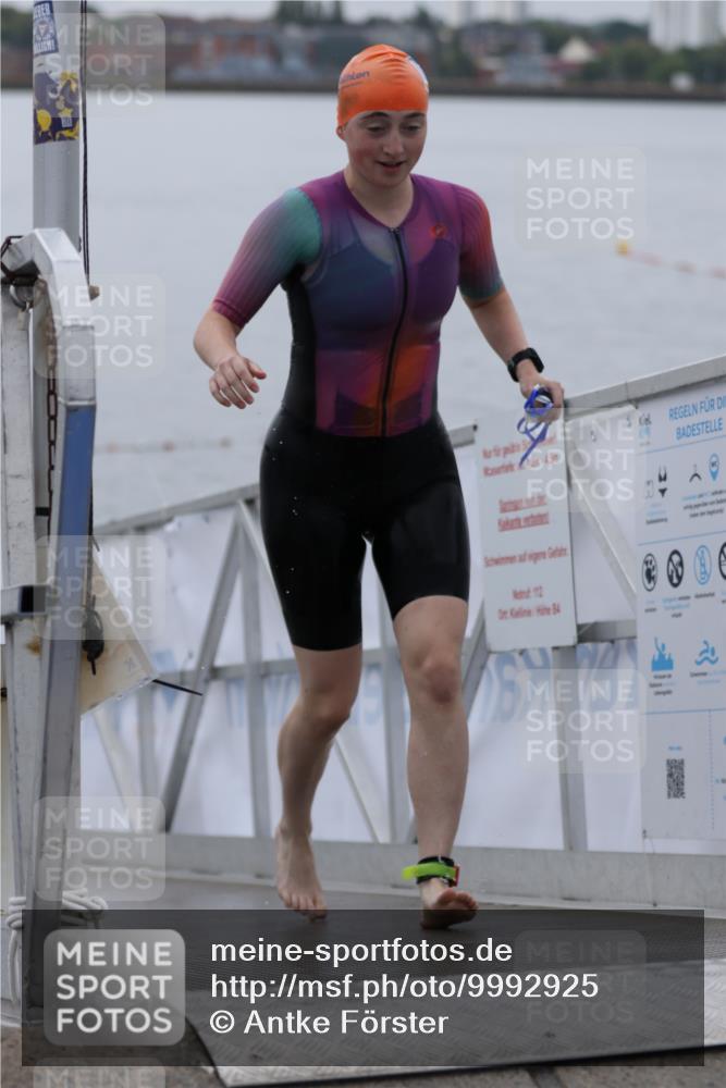 16.08.2026 - KN Förde Triathlon 2026 Antke Förster http://msf.ph/oto/9992925 16.08.2026 09:25:13 Schwimmen 227, 243, 245, 254, 255, 805, 224, 254, 262 meine-sportfotos.de