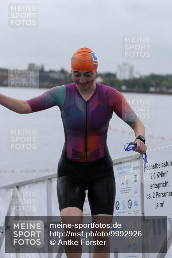 16.08.2026 - KN Förde Triathlon 2026 Antke Förster http://msf.ph/oto/9992926 16.08.2026 09:25:14 Schwimmen 227, 243, 245, 254, 255, 805, 224, 262 meine-sportfotos.de